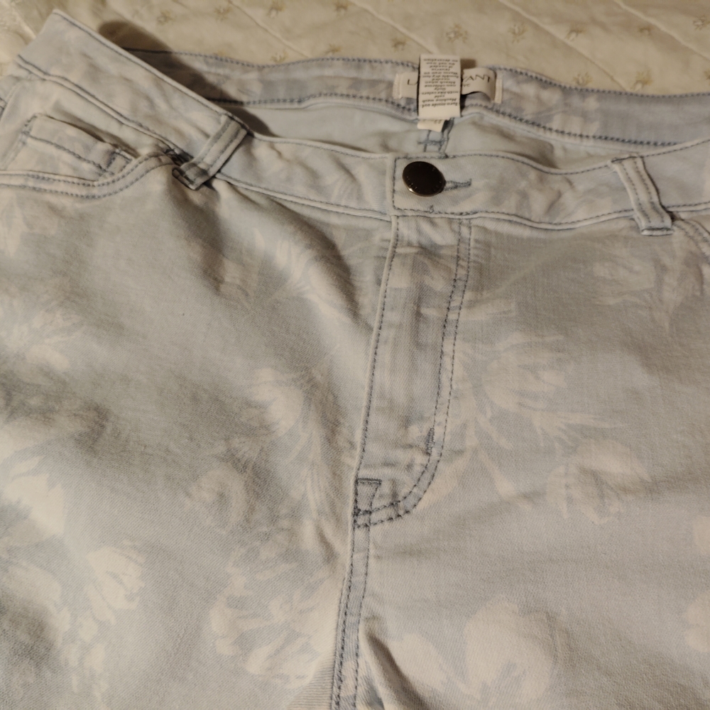 Floral Light Blue Women's Capri Jeans
